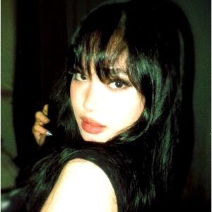 Meet your Posher, Holly